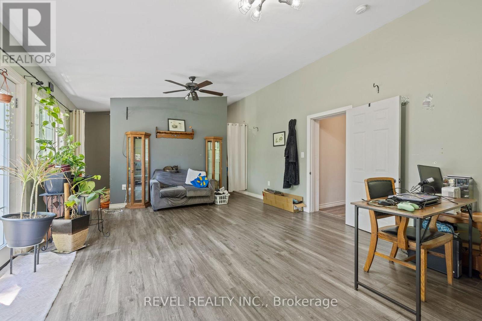 54 CHESTNUT STREET E - 20