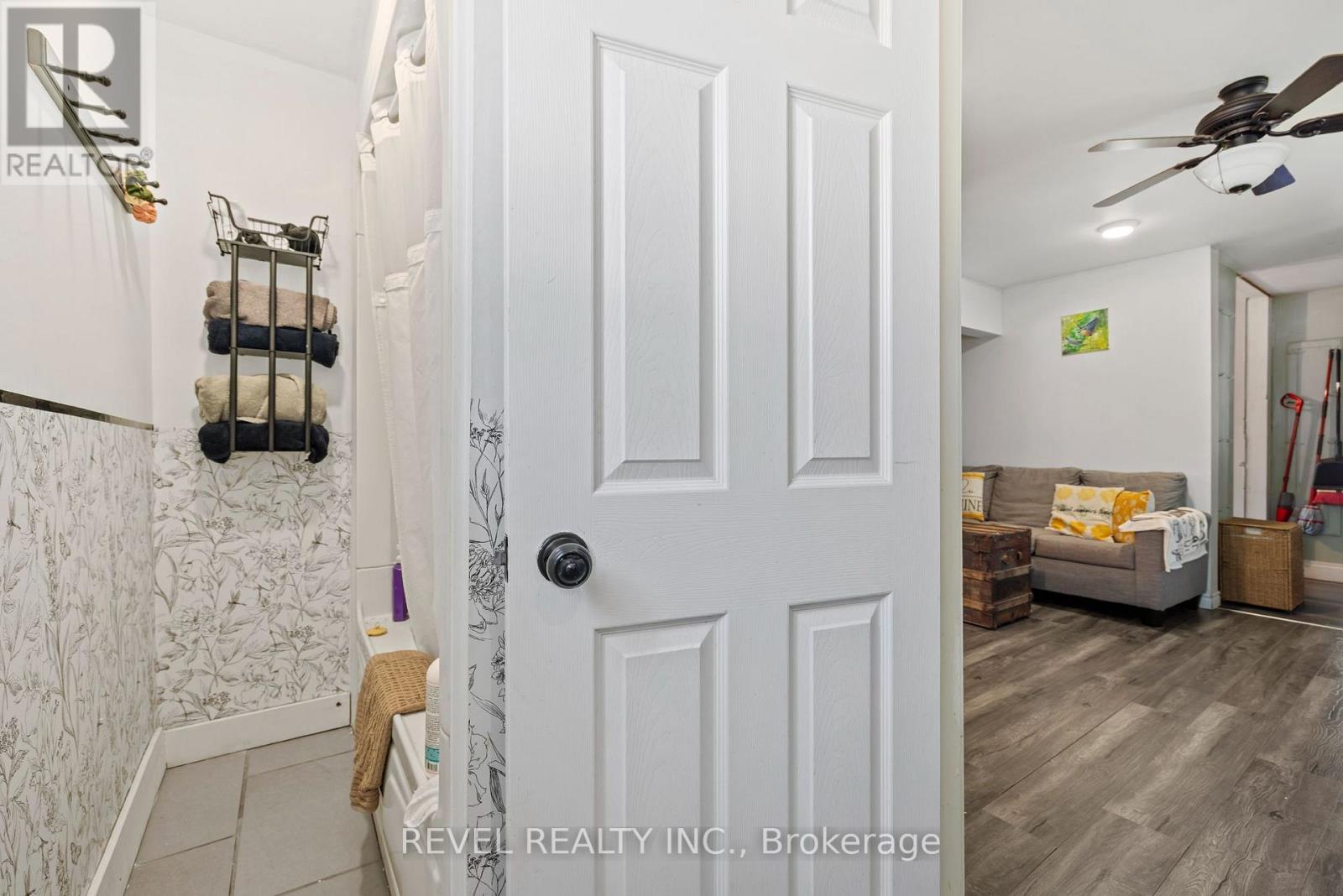 54 CHESTNUT STREET E - 22