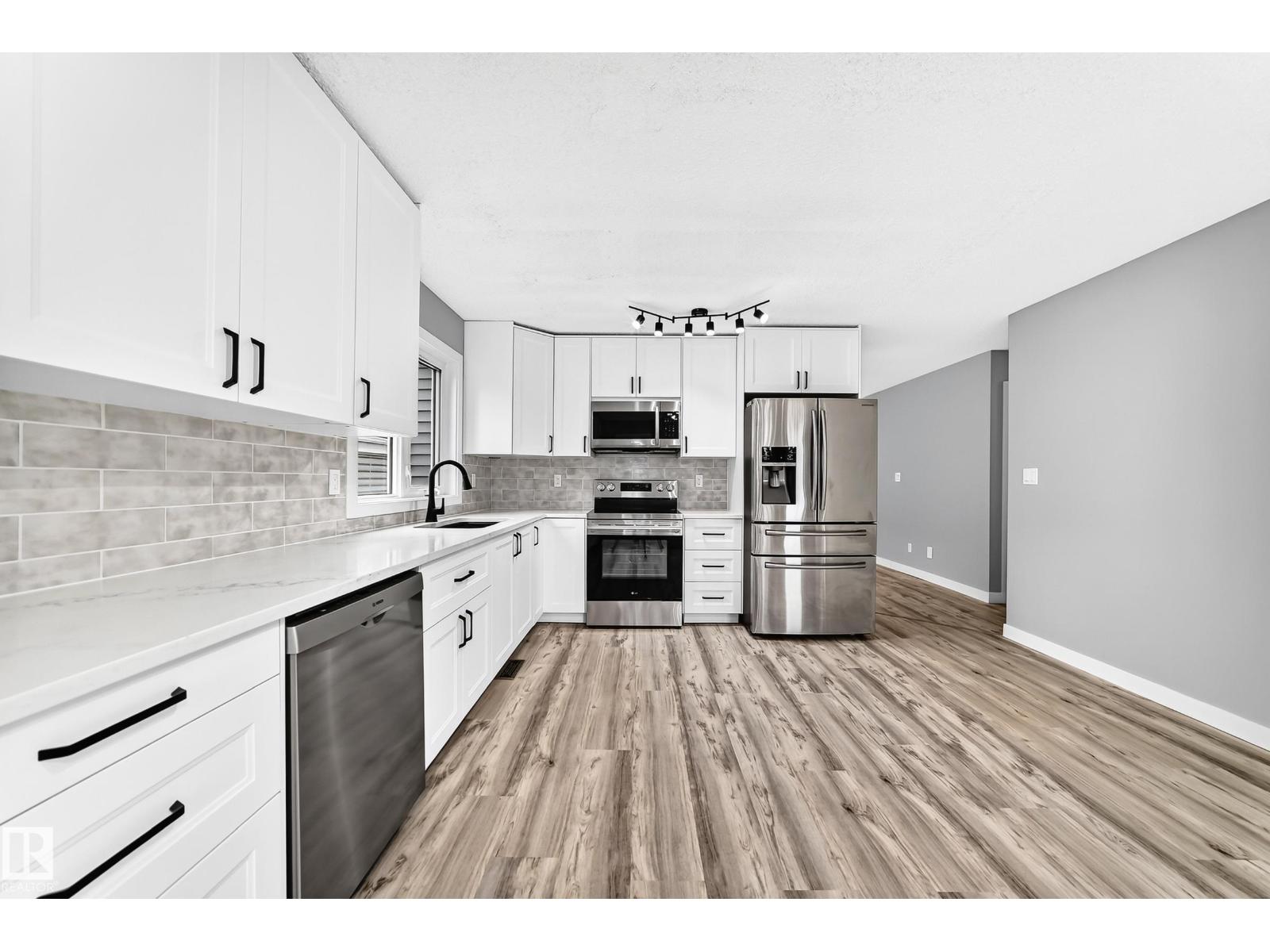 26 GREENRIDGE DR - 3