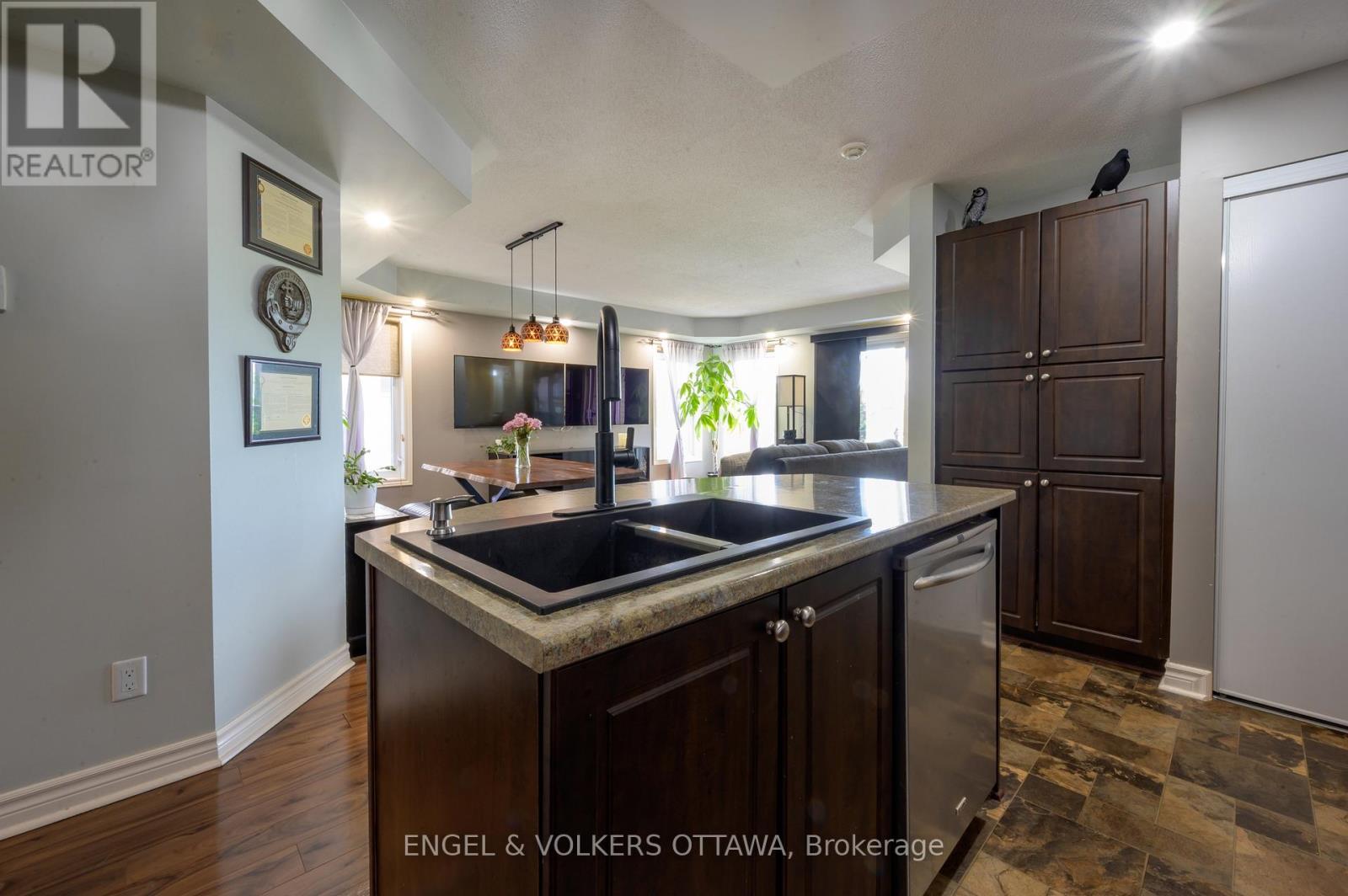 #7 50 BARNSTONE DRIVE - 12