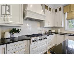 Laundry room - 950 Fredonia Drive, Mississauga, ON L5C2W4 Photo 11