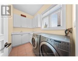 950 Fredonia Drive, Mississauga, ON L5C2W4 Photo 21