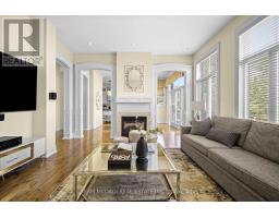 950 Fredonia Drive, Mississauga, ON L5C2W4 Photo 18