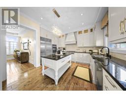 Family room - 950 Fredonia Drive, Mississauga, ON L5C2W4 Photo 9