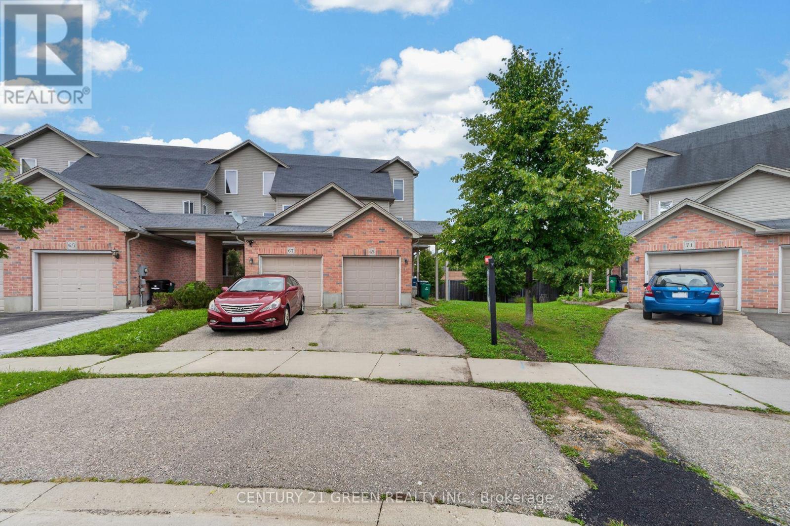 69 Brookfield Crescent, Kitchener, Ontario, N2E0A6, Kitchener, Ontario — photo 3 of 5