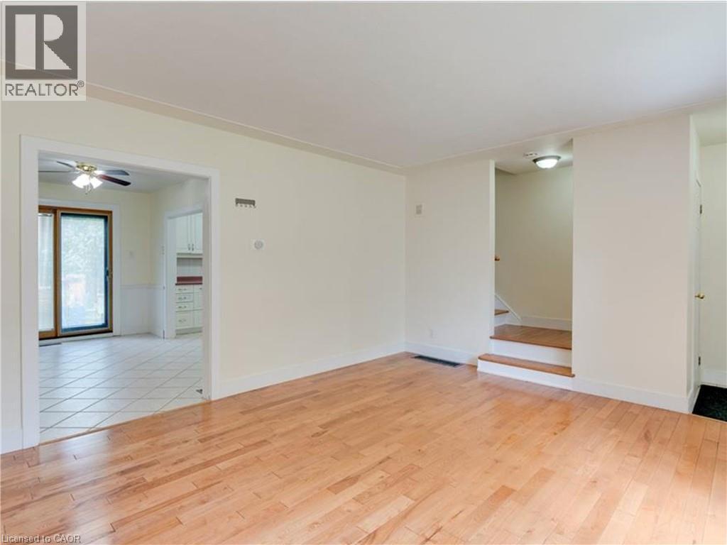 4 Bed, 2 Bath House for Rent in London – 48 MADEIRA Drive, London - Image 5