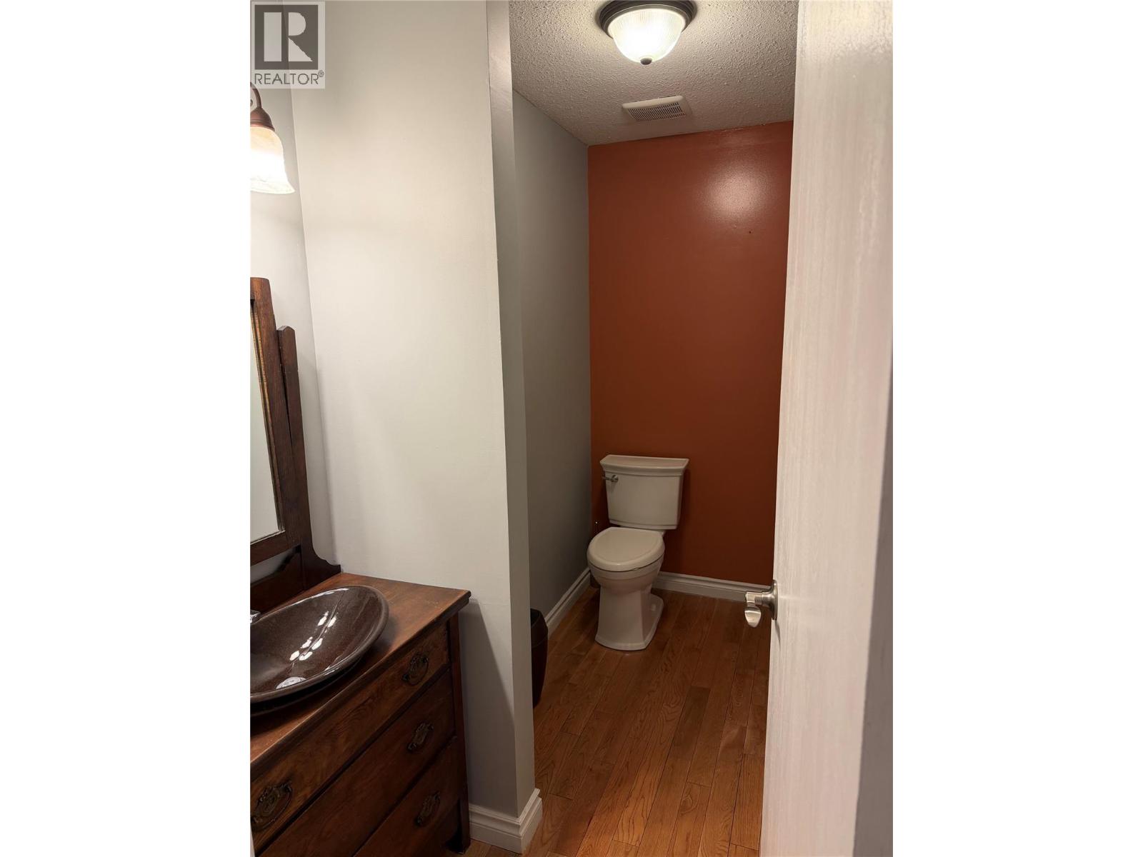1 220 Prior Road South, Kelowna
