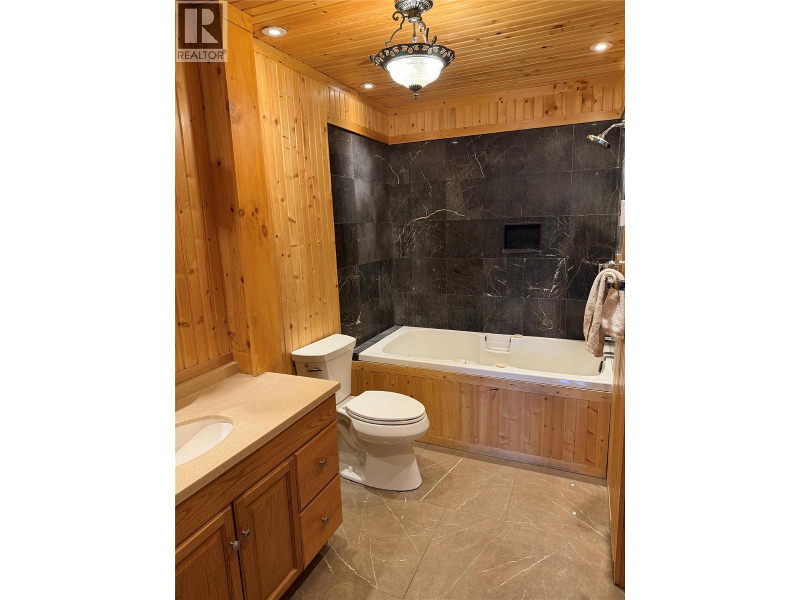 1 220 Prior Road South, Kelowna