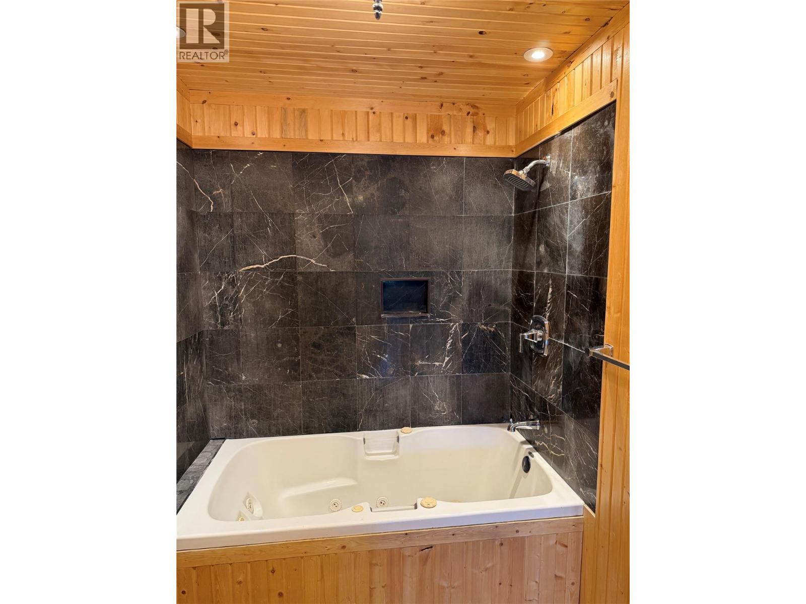 1 220 Prior Road South, Kelowna