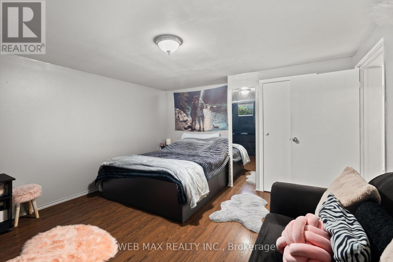 14 HOWARTH AVENUE - Image 32