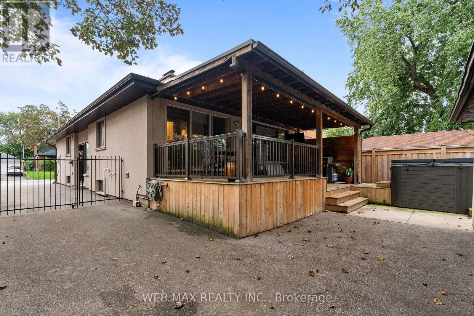 14 HOWARTH AVENUE - Image 37