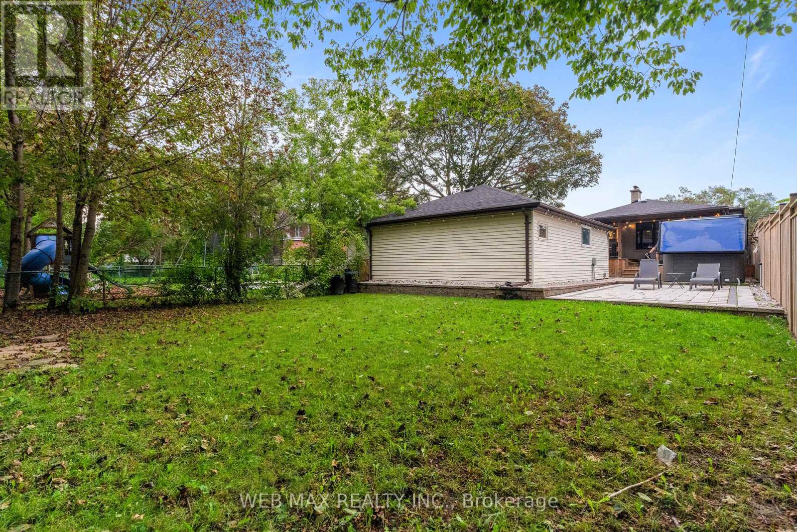 14 HOWARTH AVENUE - 44