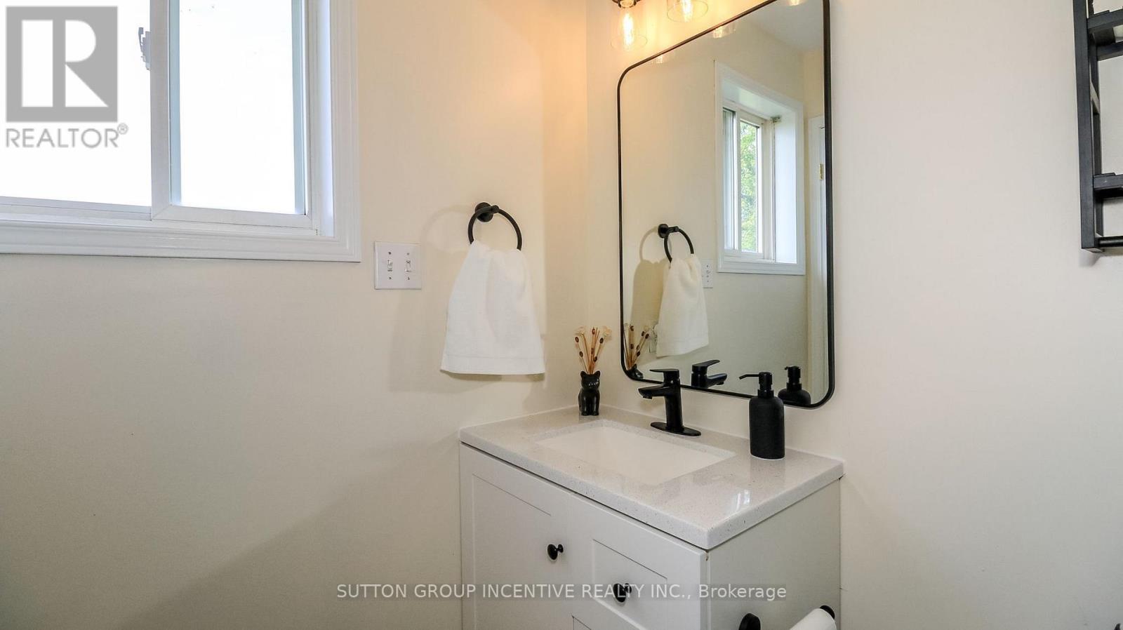 152 JULIA CRESCENT - 17