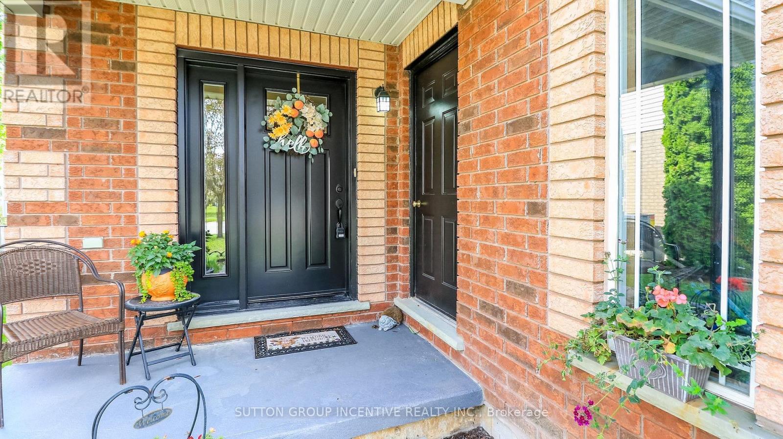 152 JULIA CRESCENT - 2