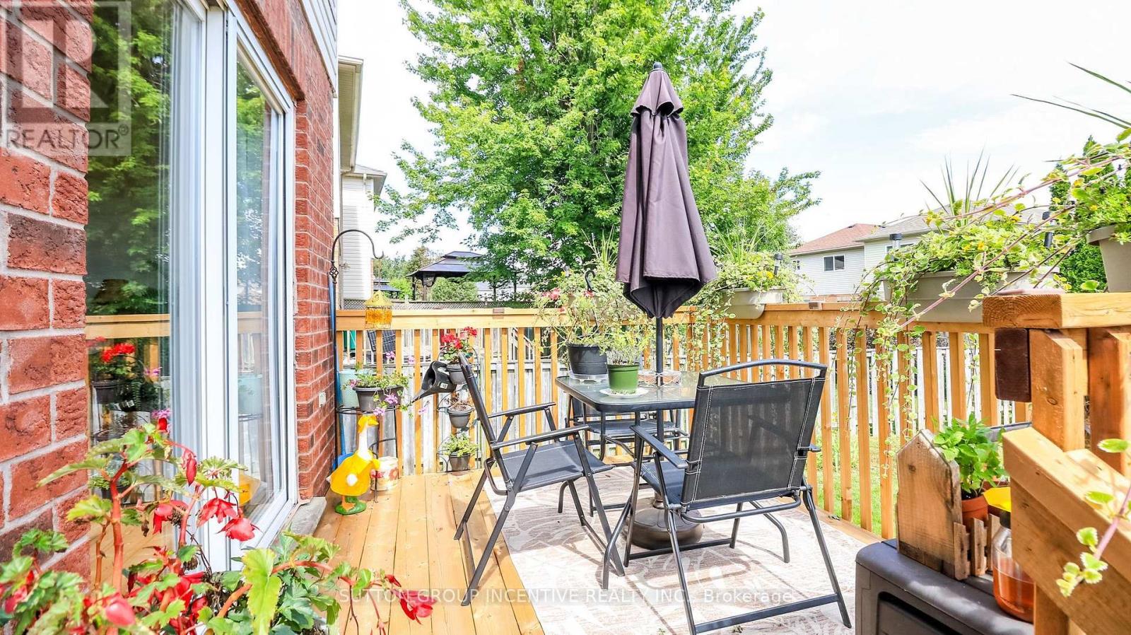 152 JULIA CRESCENT - 21