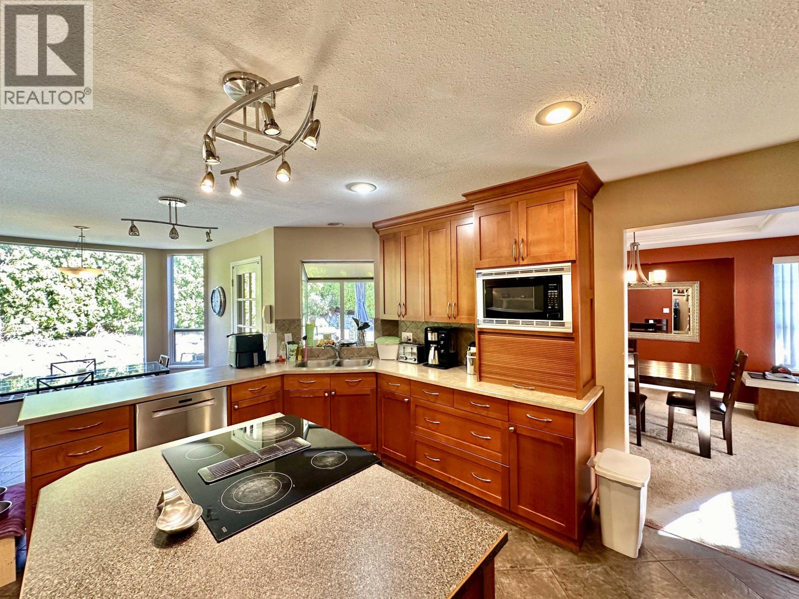 130 ASPENWOOD DRIVE, Port Moody — photo 7