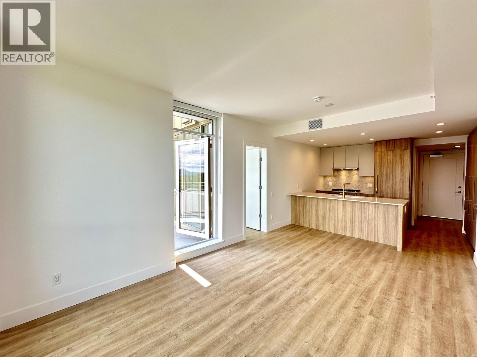 1004 2375 EMERY COURT, North Vancouver — photo 1