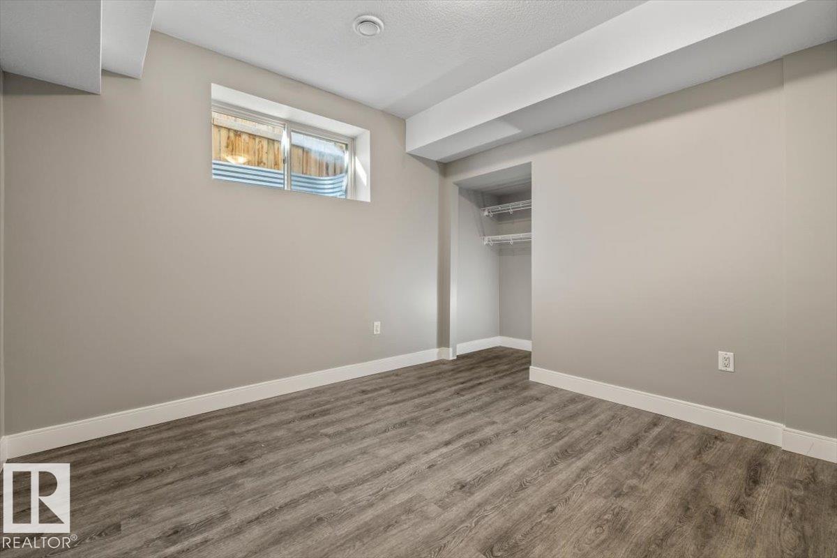 1090 ARMITAGE CR SW - 52