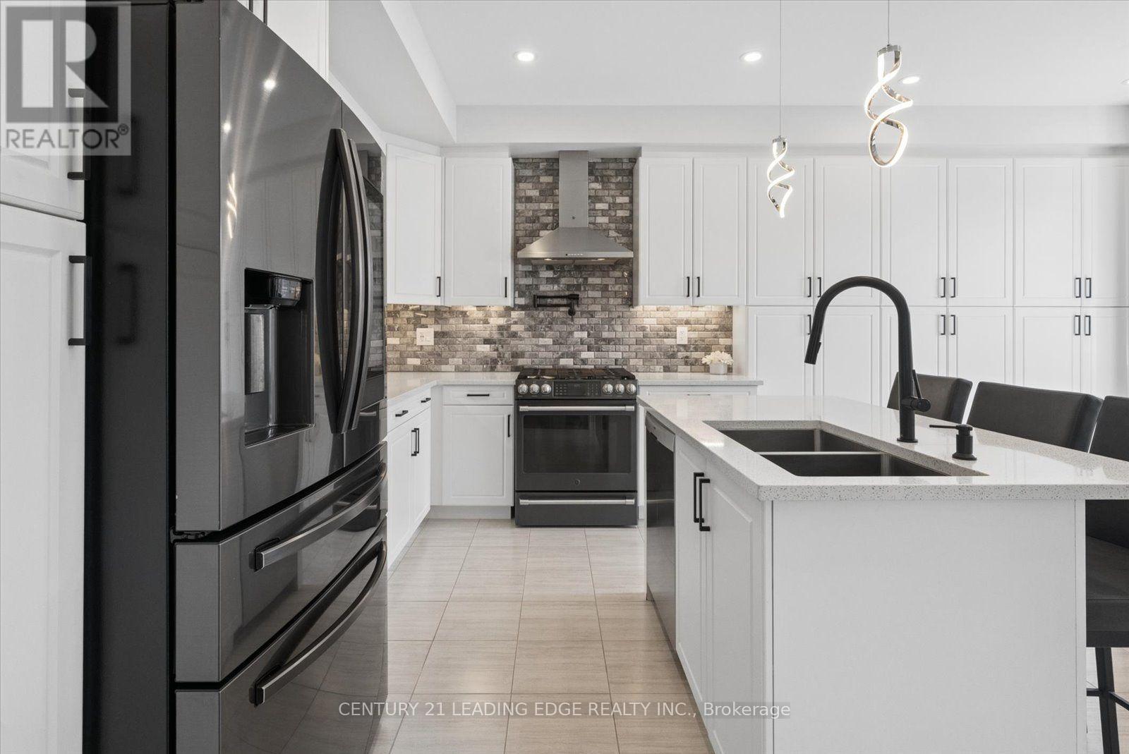 109 BEN SINCLAIR AVENUE - 13