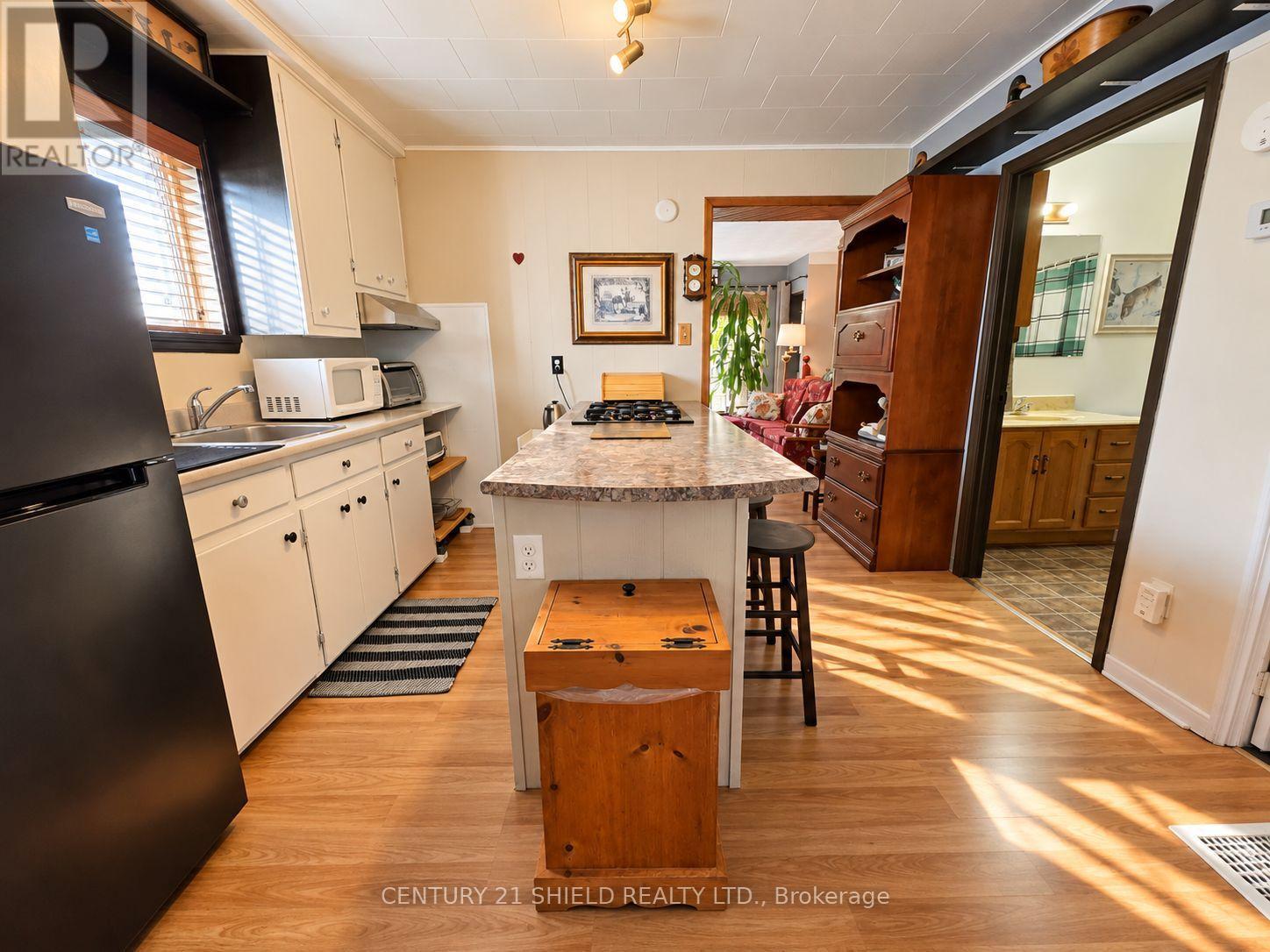 1536 PITT STREET - Image 17