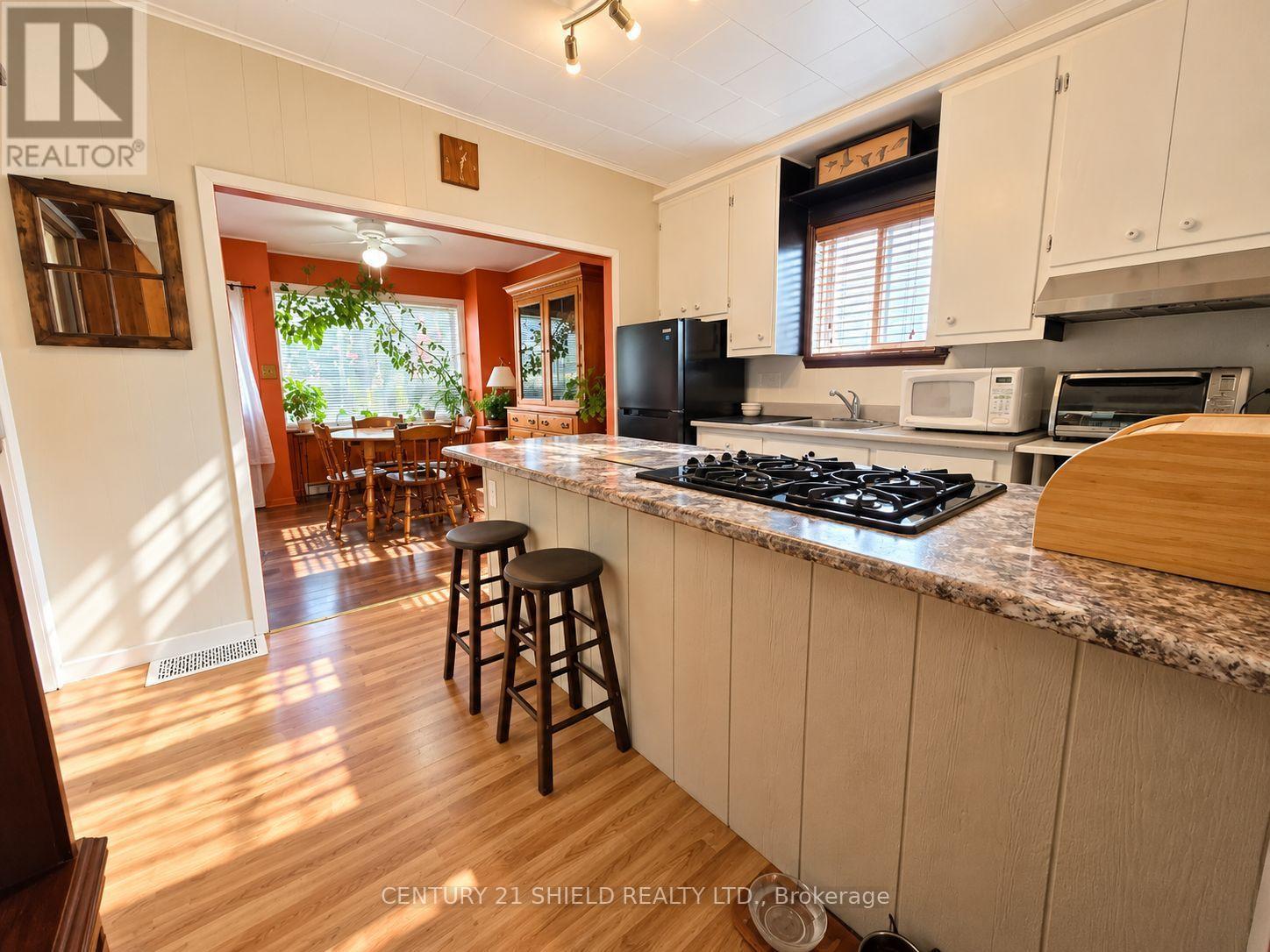 1536 PITT STREET - Image 19