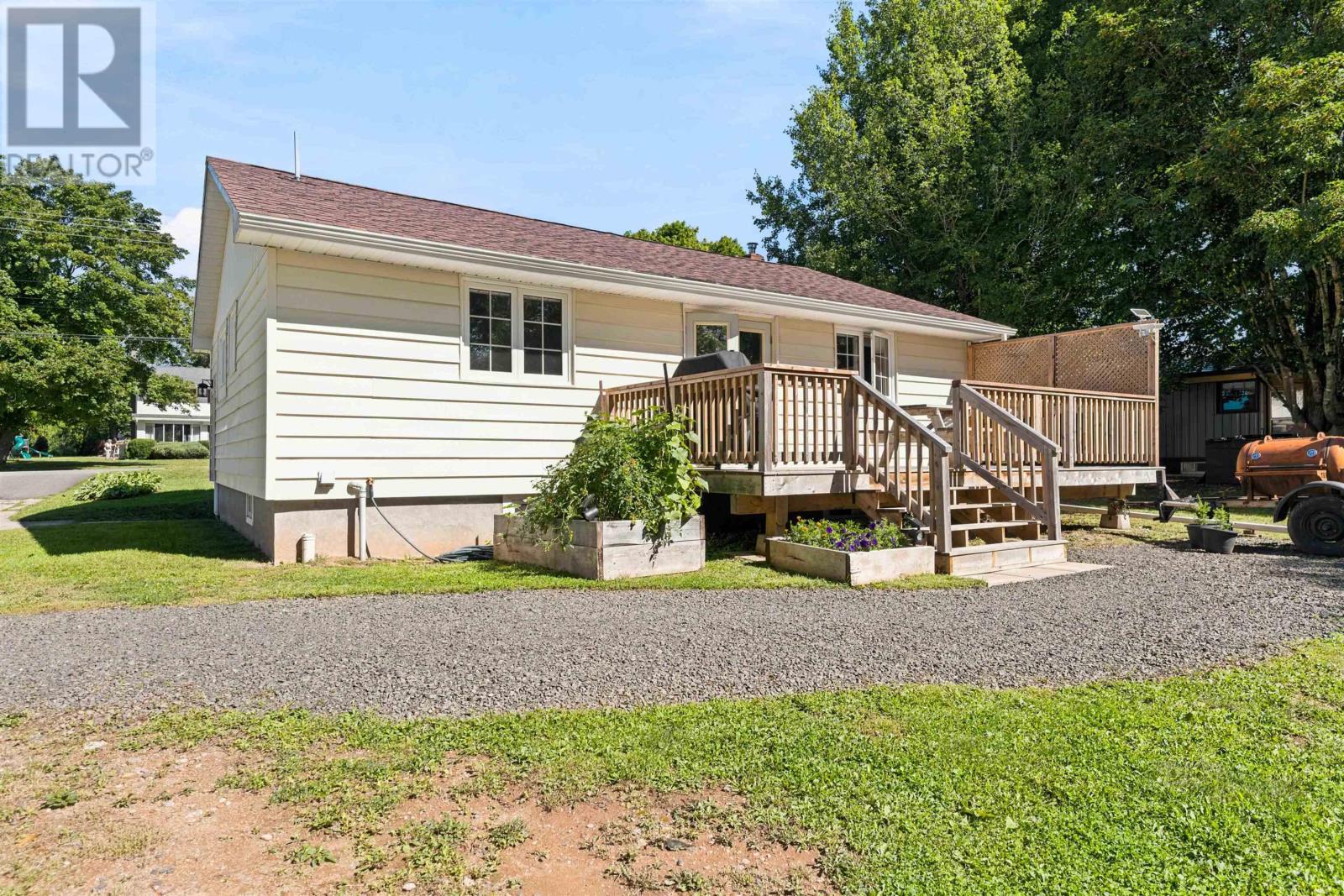 223 Centennial Drive - 18