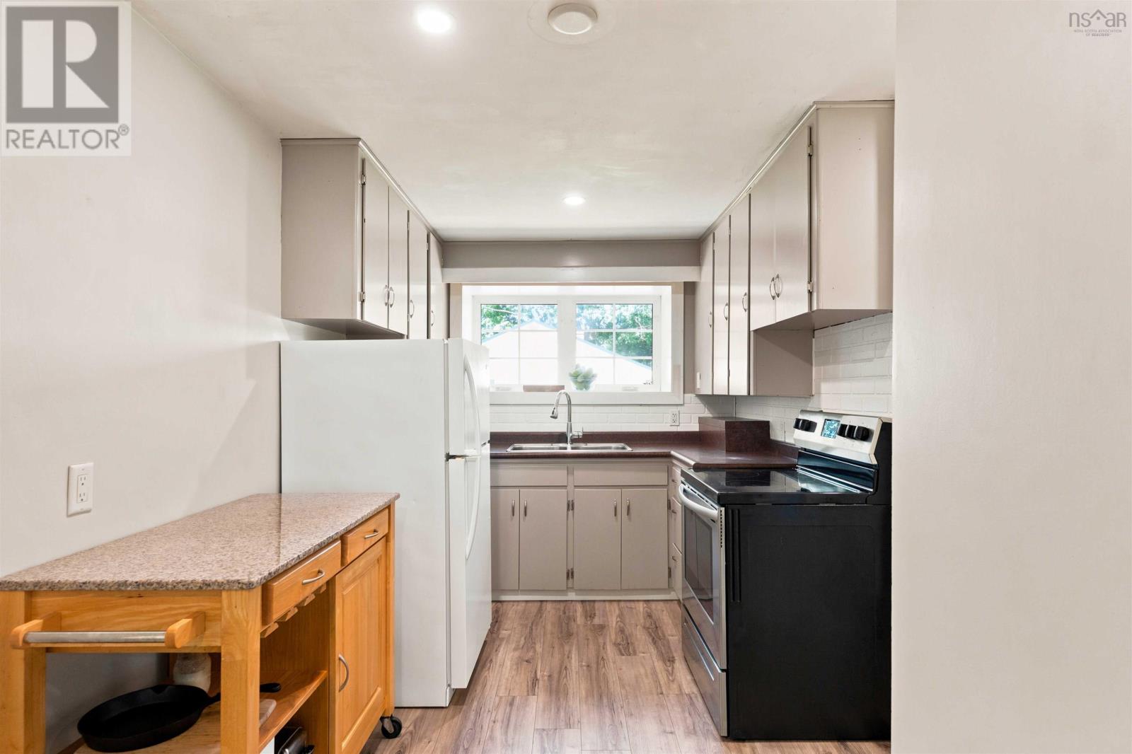 223 Centennial Drive - 8