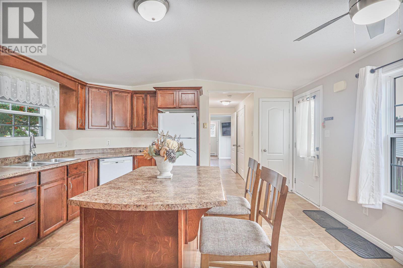 36 Amber Avenue - 14