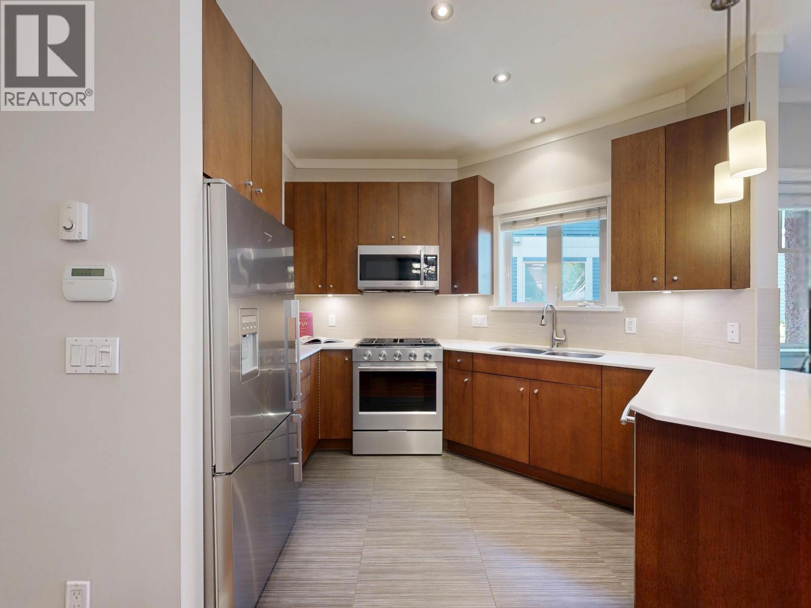 839 W 14TH AVENUE, Vancouver — photo 5