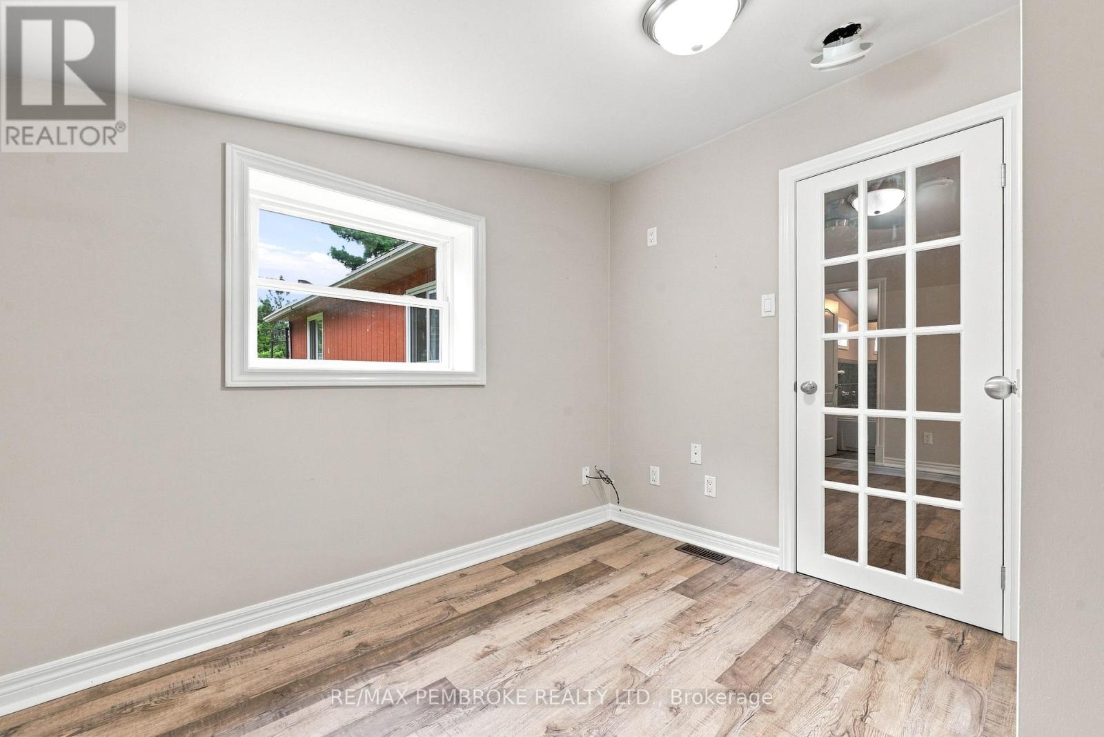 1469 VICTORIA STREET - 21