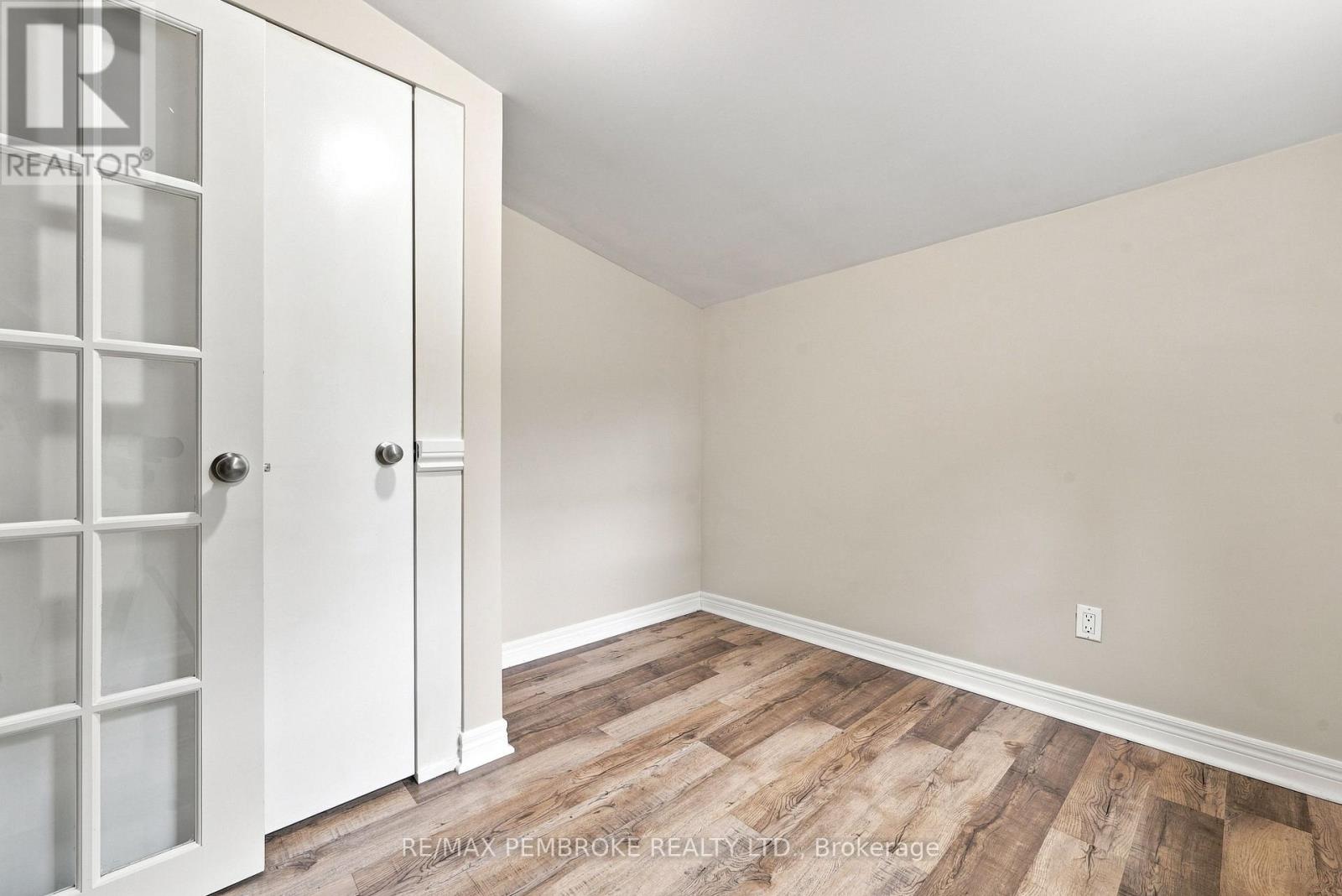 1469 VICTORIA STREET - 24