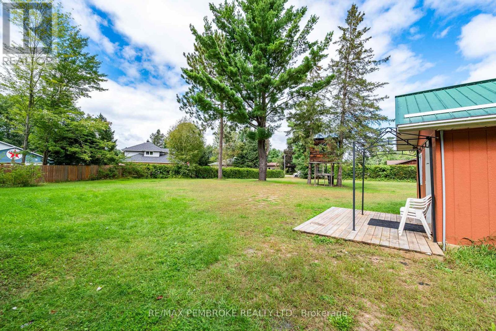 3 Bed, 1 Bath House for Sale in Petawawa – 1469 VICTORIA STREET, Petawawa – MLS# X13748574 - Image 41