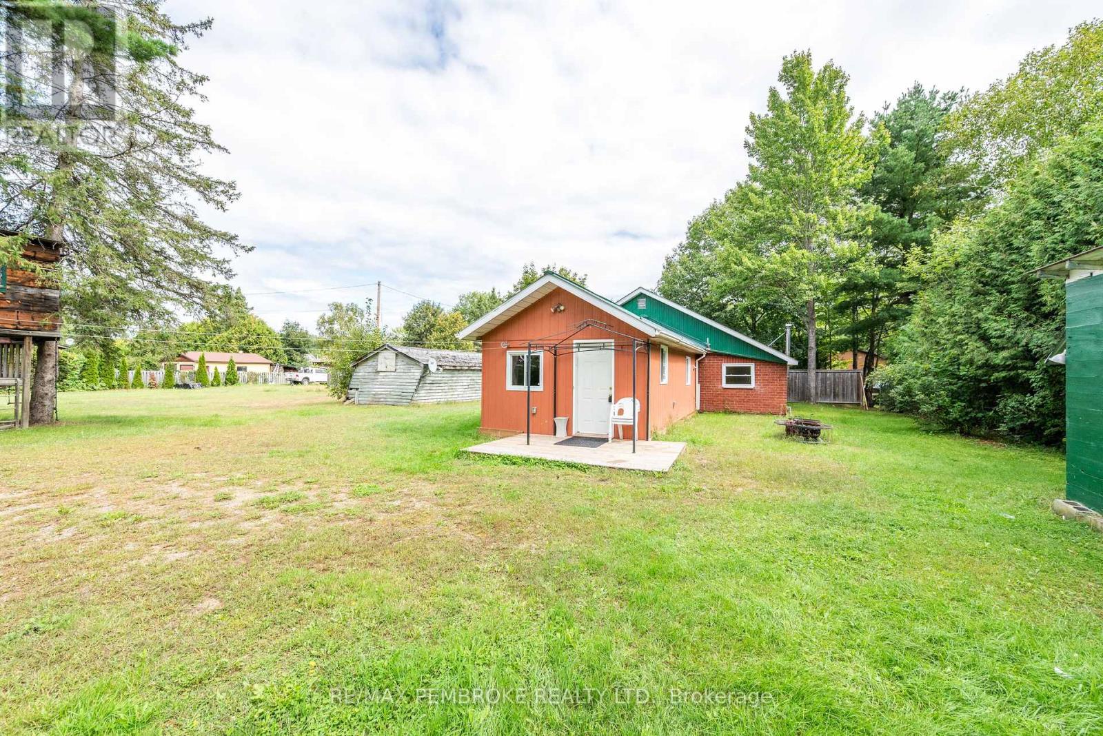 3 Bed, 1 Bath House for Sale in Petawawa – 1469 VICTORIA STREET, Petawawa – MLS# X13748574 - Image 43