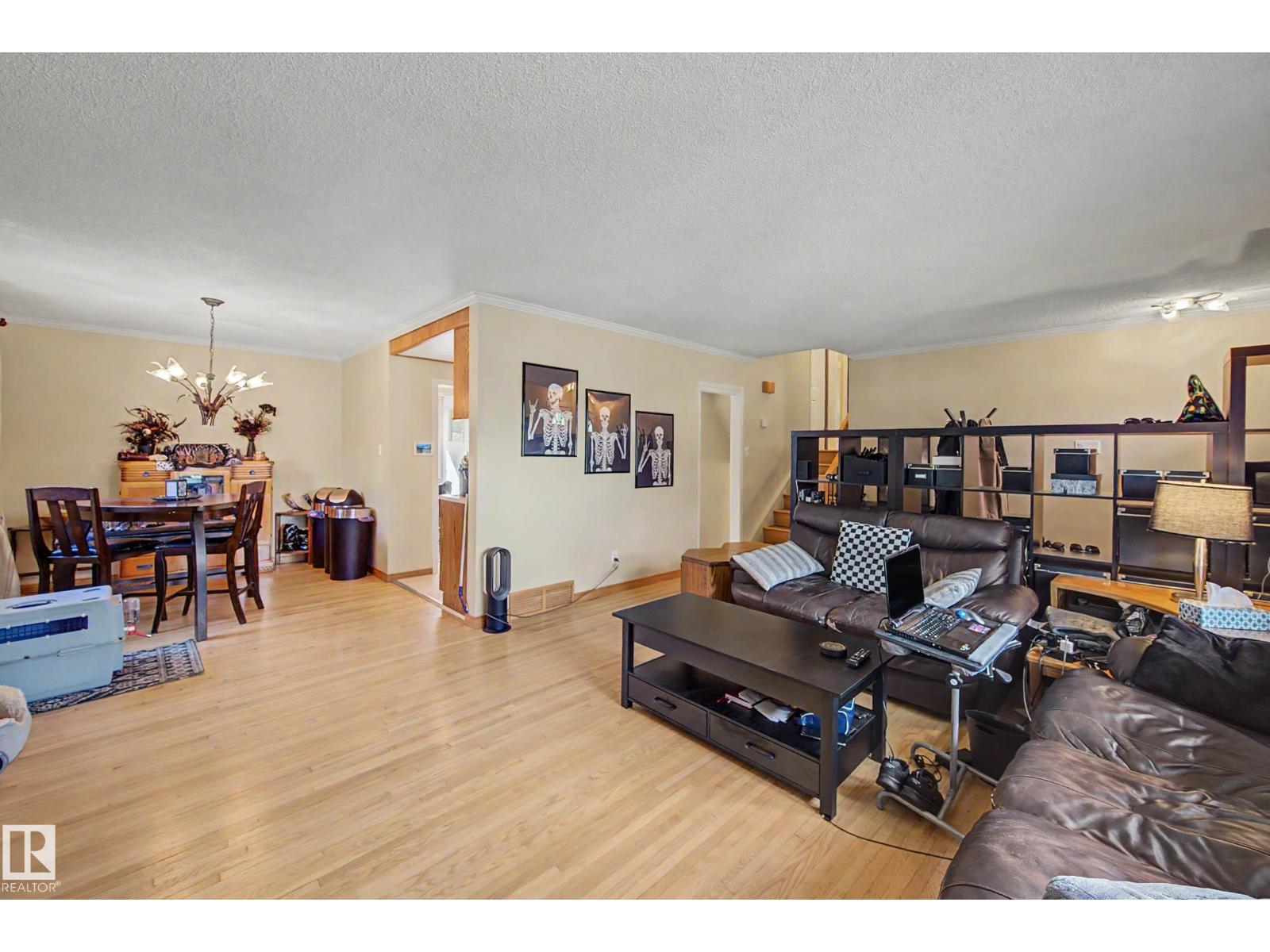 11431 51 AV NW - 18