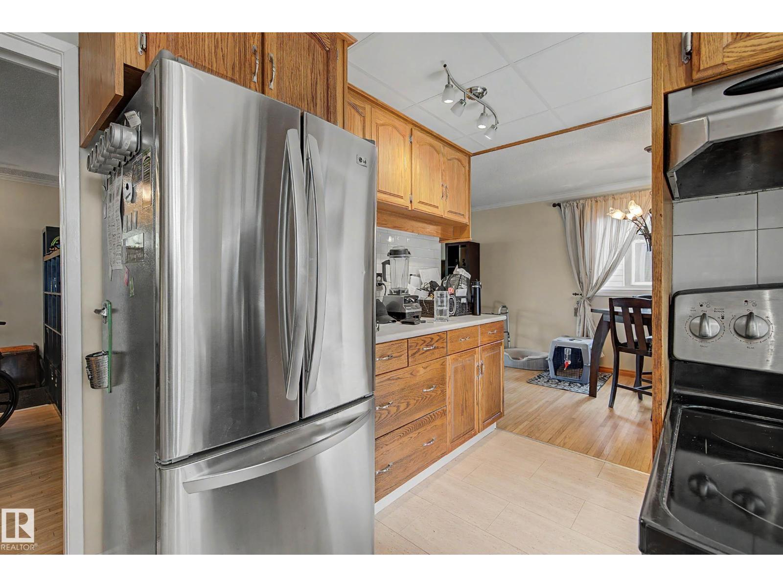 11431 51 AV NW - 26