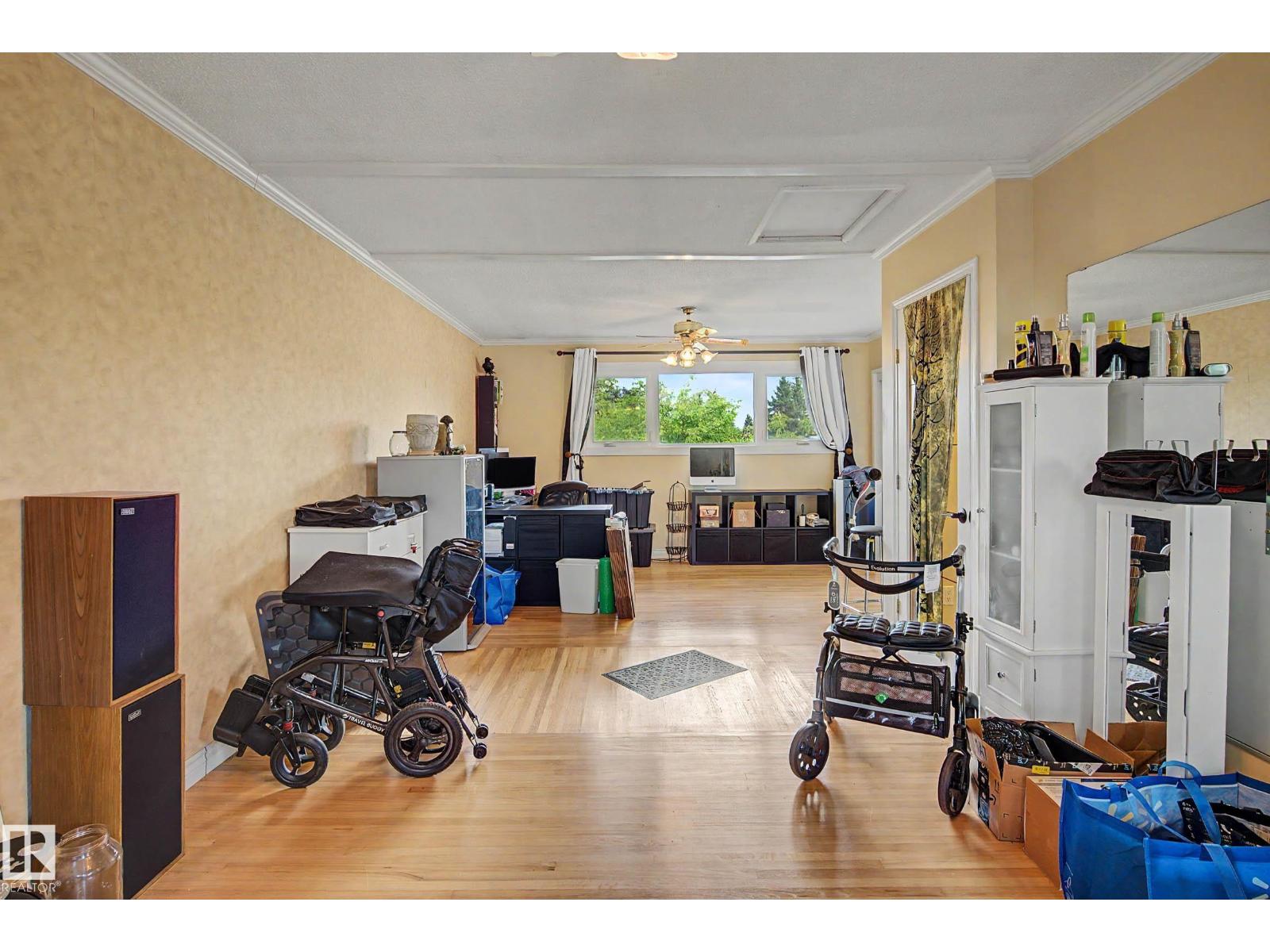 11431 51 AV NW - 31