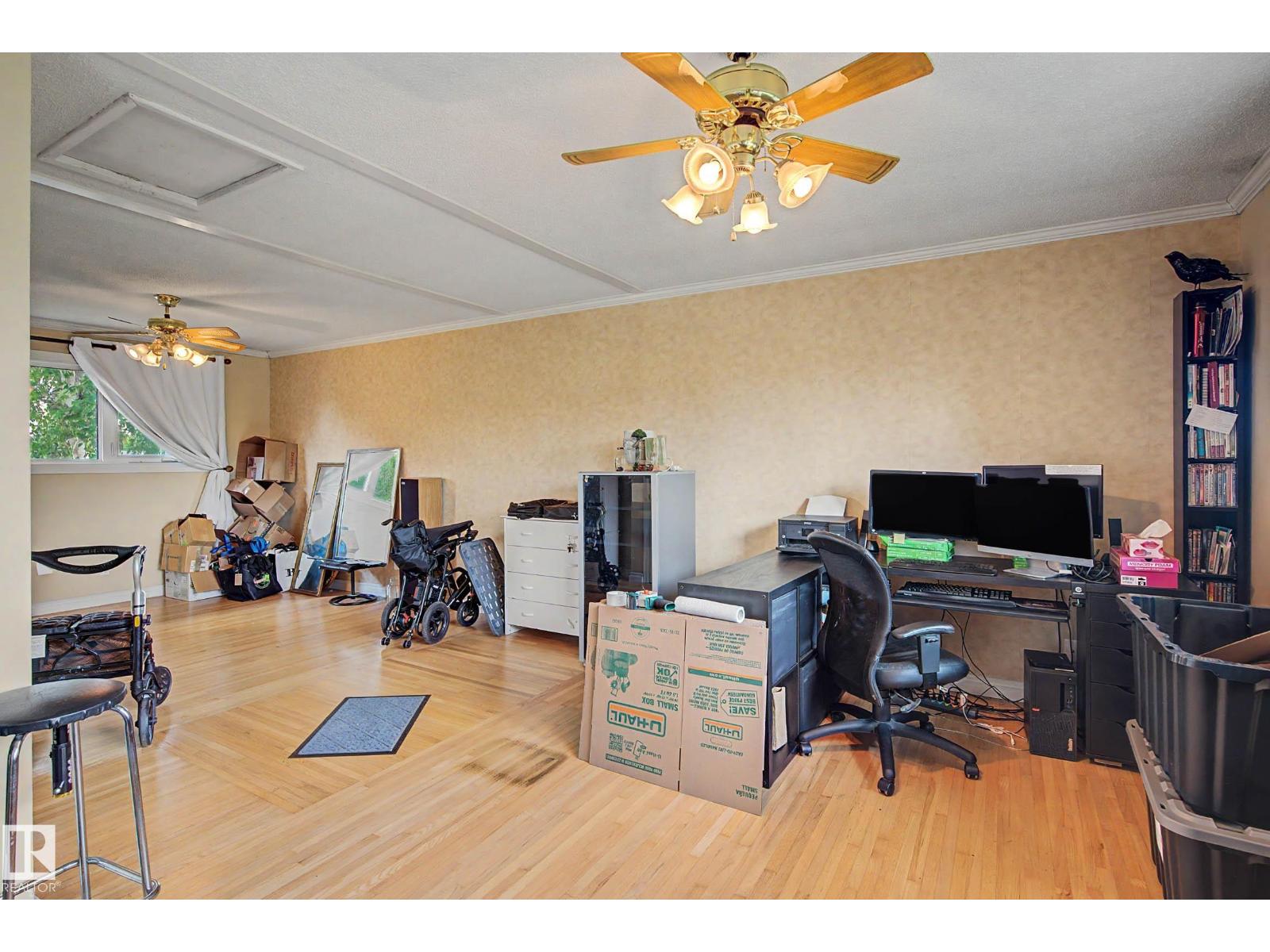 11431 51 AV NW - 33