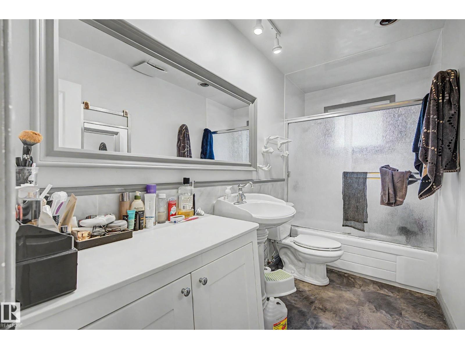 11431 51 AV NW - 35