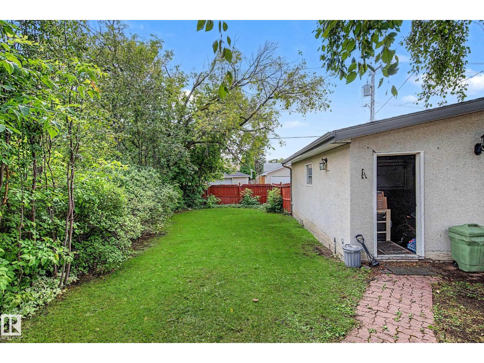 11431 51 AV NW - 50