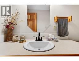 2487 Seward Rd, Golden, BC V0A1H1 Photo 47