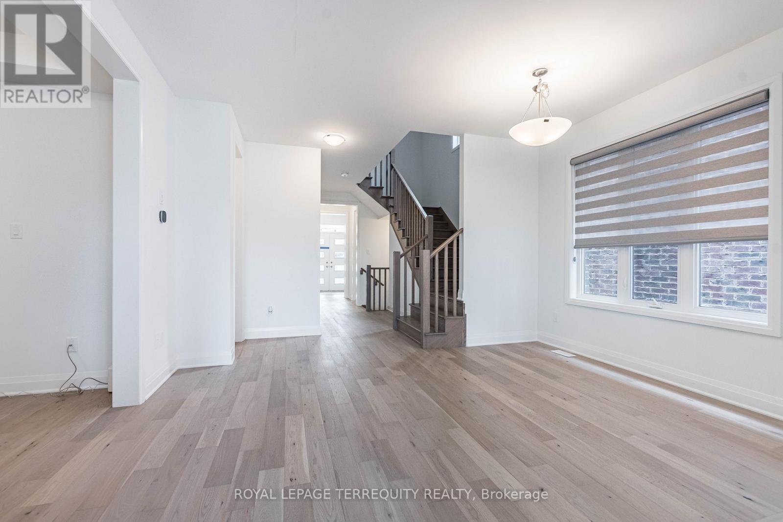 UPPER - 150 FORESTWALK STREET — photo 2