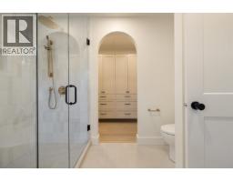 385 Solaz Place, Gibsons, BC V0N1V5 Photo 11