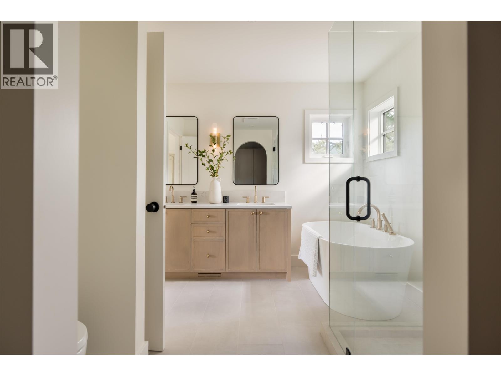 385 SOLAZ PLACE, Gibsons — photo 9