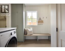 385 Solaz Place, Gibsons, BC V0N1V5 Photo 6
