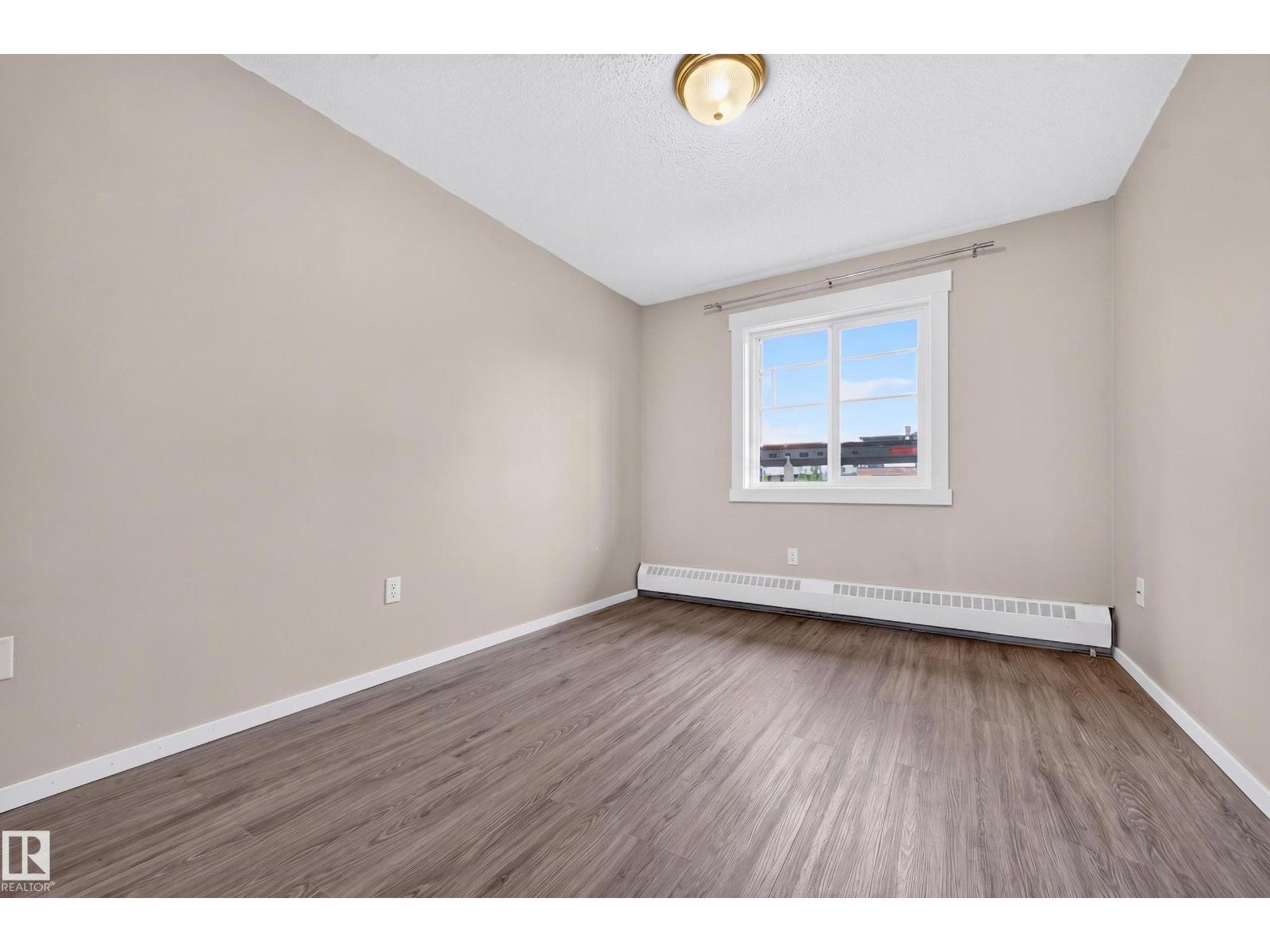 #23 10331 106 ST NW - 26