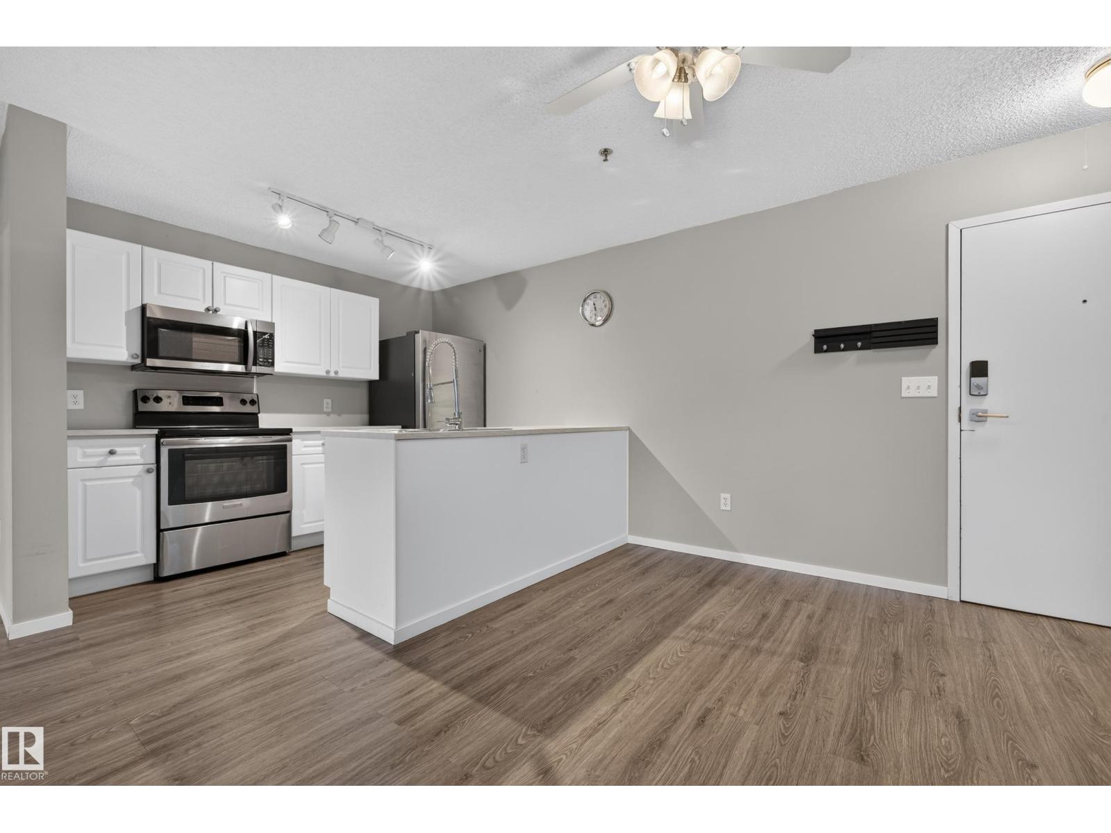 #23 10331 106 ST NW, Edmonton, Alberta, T5J1H8
