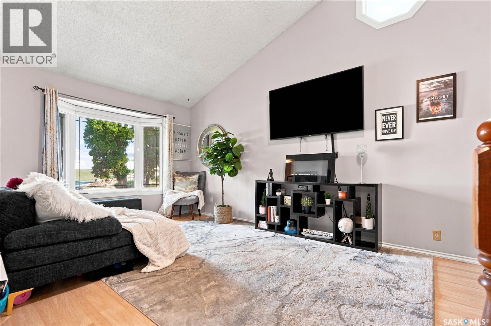 1423 Junor AVENUE - 6