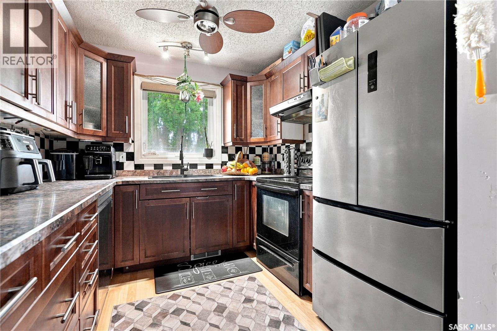 1423 Junor AVENUE - 9