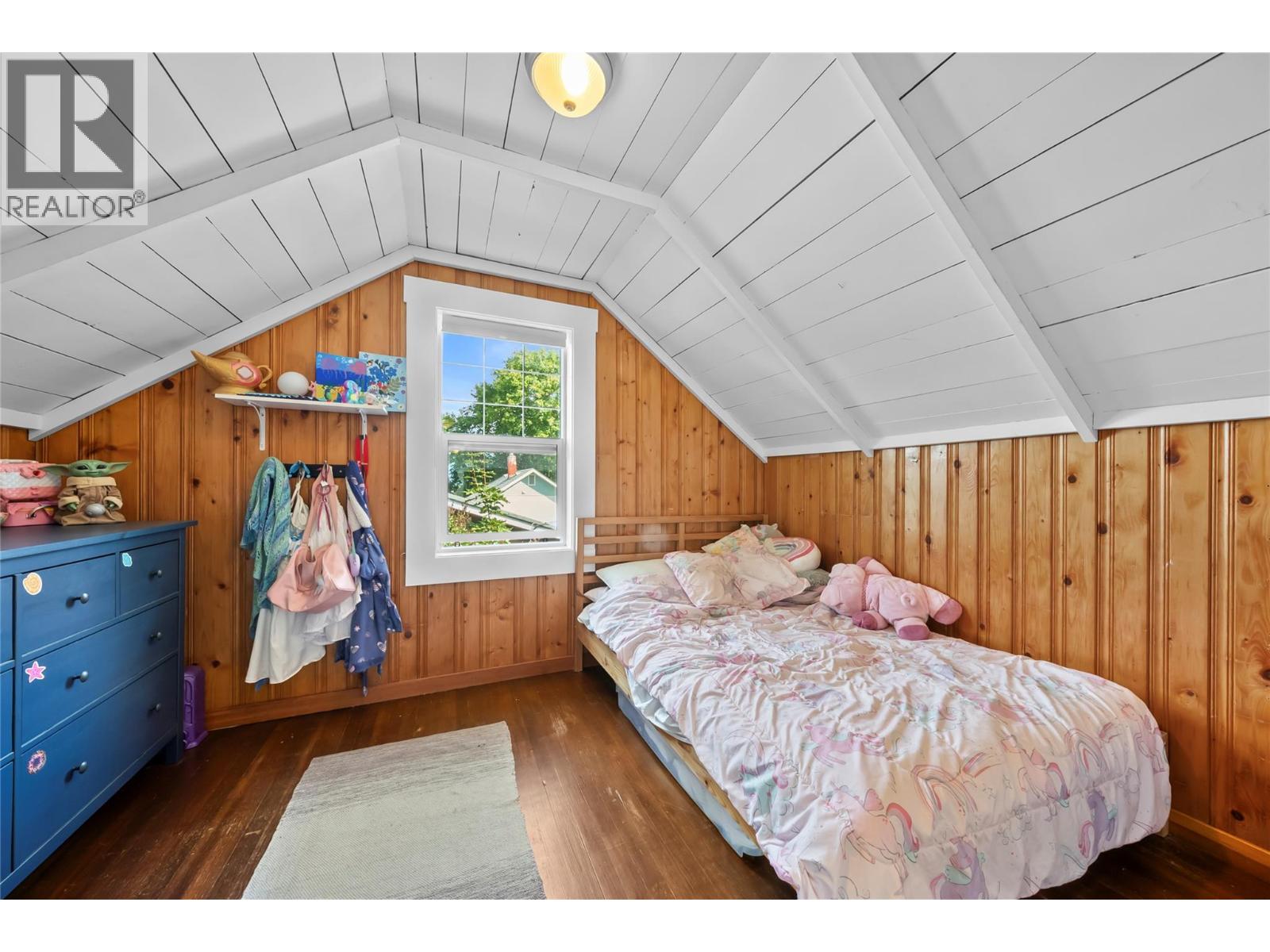 591 6 Street SE - Image 23