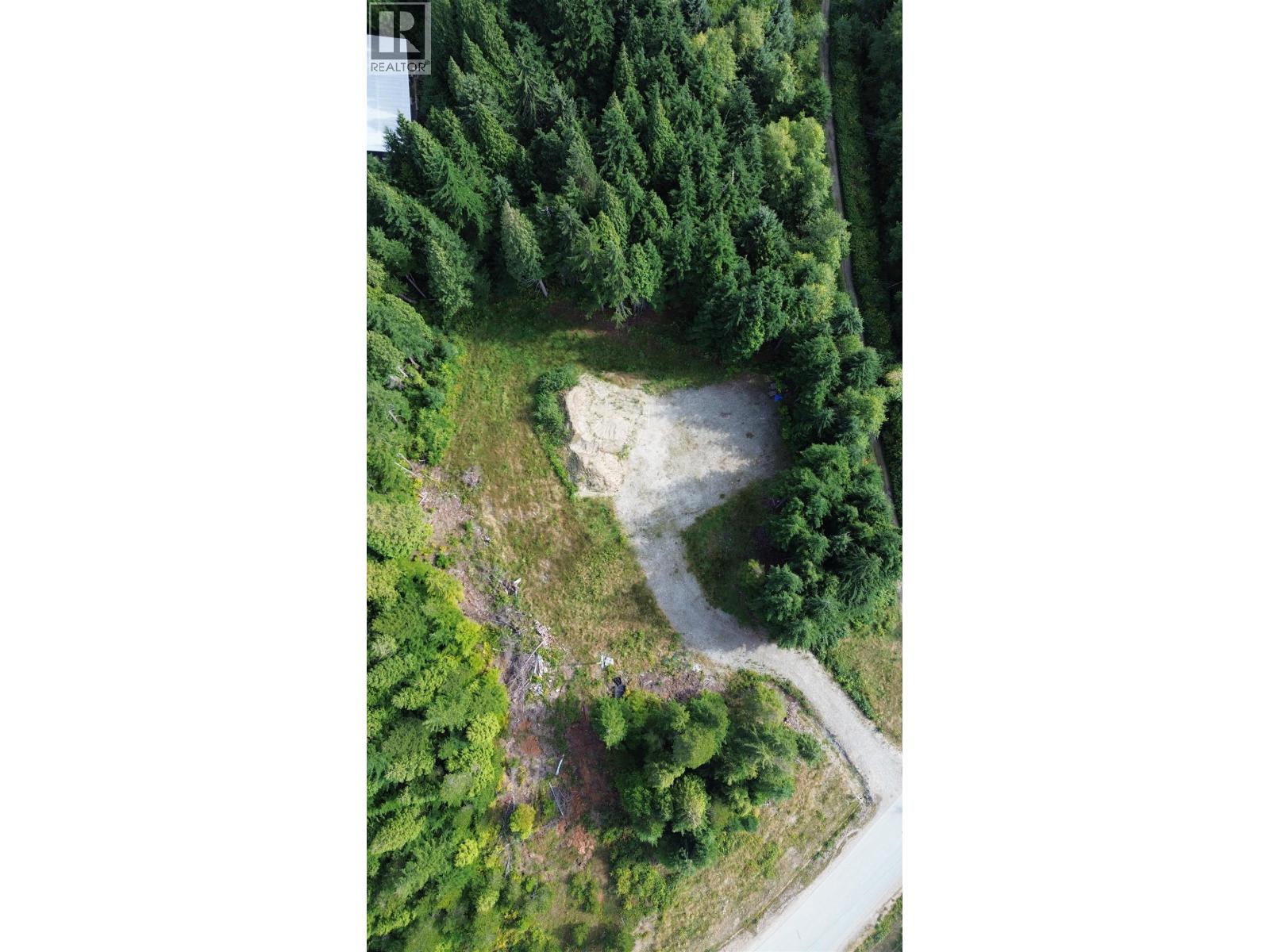 20 ELDERBERRY Street, Kitimat, British Columbia, V8C0A9, Kitimat, British Columbia — photo 2 of 5